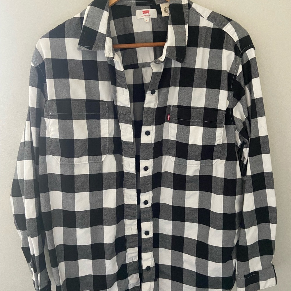 Levi’s oversized shirt